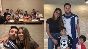 El delantero festejó su cumpleaños 34 en la concentración de la selección argentina, donde le llovieron cientos de obsequios y felicitaciones. Asi Fue El Cumpleanos En Familia De Messi