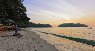 Salah satu aktiviti yang paling menarik di pulau pangkor ialah menyertai aktiviti pukat tarik. Pulau Pangkor Tempat Menarik Aktiviti Dan Percutian Percutian Bajet