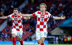 Πρωταγωνιστής της η σκικ που έχει πετύχει και τα 3 γκολ της ομάδας και οδηγεί την κούρσα των σκόρερ. Smzeoqaefbynrm