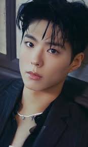 Bungee Gum possesses the properties of both rubber and gum.