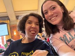 Your 2024 BEST FRIEND OF THE YEAR AWARD 🏆 goes to_______?