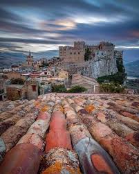 Beyond the castle's first gate, a ramp leads to a broad courtyard that. Caccamo Sicily By Gaetano Distefano Sicilia Italia Sicilia Fotografie Di Viaggio