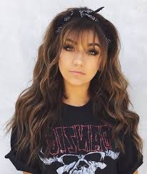 1001 Idees Pour Adopter La Meilleure Coupe Avec Frange Coupe Avec Frange Cheveux Ondules Frange Frange Cheveux