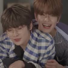 The Fox and The Hound in Sign Language