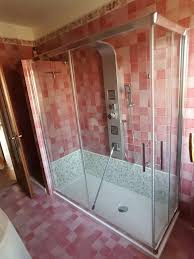 Remail è la soluzione studiata per il tuo bagno. 5 Motivi Per Sostituire La Vasca Da Bagno Con Un Box Doccia Idee Ristrutturazione Bagni