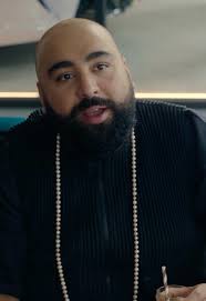 Bathroom breaks shouldn't be this stressful. #PictureThis #SimoneAshley  #AsimChaudhry #Movies #MovieClips