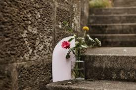 Flowers from lisa's is located in caneland central, mackay, qld 4740. Back Garden Uk Wedding Gloam Lianne Mackay Adelaide S Secret Garden6 The Wedding Collective