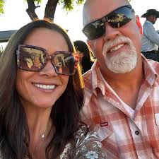 My long time high school friend Aaron Gordon lost his beautiful wife  suddenly. Today he was so strong, I am not sure I could have done the same.  🙌💕🙏🥺 The Rabbi made