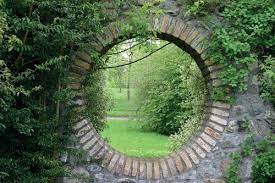 tuinposter doorkijk geheime tuin schuttingposter gratis tuinvoorbeeld landschapsarchitectuur ontwerp geheime tuin tuin