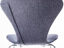 Den stuhl aus formsperrholz entwickelte arne jacobsen 1955 für den hersteller fritz hansen. Fritz Hansen Stuhl 3107 Arne Jacobsen Serie 7 Finest Care