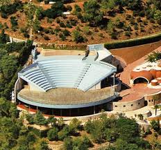 Resting on rocky cliffs above the mediterranean, fashion designer pierre cardin's bubble house is the perfect eccentric home to inspire his avant garde work. Pierre Cardin S Bubble House Palais Bulles By Antti Lovag