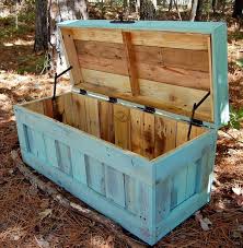 Diy Pallet Multi Purpose Chest 101 Pallets I Really Want To Do This Pallet Diy Diy Pallet Projects