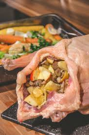 Gefullte Weihnachtsgans Vom Gasgrill Rezept Aufgetischt Net Rezept In 2020 Gasgrill Rezepte Rezepte Fleischrezepte