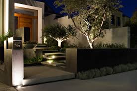 You can also choose to grow with potted fruit trees if you have small spaces. 28 Beautiful Small Front Yard Garden Design Ideas