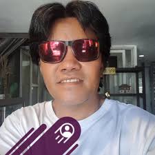 Akala ng babaeng direktor na ang nagligtas sa kanya ay isang taxi driver,  ngunit ang totoo ay ang pinakamalakas na lalaki pala iyon.