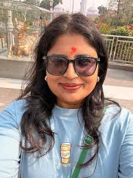 Do you also see the drinks as sweet and spicy chutney? Or is it just me?  Can you unsee it now? Well, here are some of my favourites from McDonald's  India. Veg