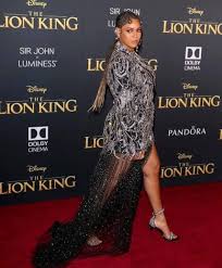 Pin By Beysus On Beyhive Beyonce Black And Silver Outfits Beyonce Style