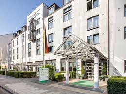 Choose the modern holiday inn essen city centre hotel, located in the heart of cosmopolitan essen. Hotels In Essen Suchen Die Besten 16 Hotels In Essen Germany Von Ihg