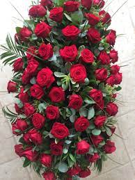 Jun 17, 2021 · officers responded and located a white female identified as jessica mcqueen deceased inside the residence. Red Rose Coffin Spray With Images Casket Flowers Funeral Flowers Flower Arrangements
