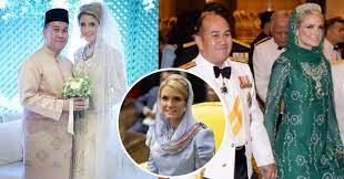 Perkahwinan tengku mahkota kelantan, meriah penuh kesederhanaan. Hampir Setahun Jadi Isteri Tengku Mahkota Kelantan Che Puan Sofie Makin Selesa Berselendang Baju Kurung Nona