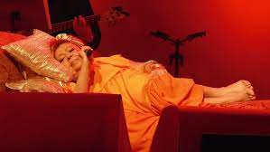 Elizabeth santos leal de carvalho, mais conhecida como beth carvalho (rio de janeiro, 5 de maio de 1946 — rio de janeiro, 30 de abril de 2019), foi uma cantora, compositora e instrumentista brasileira. Beth Carvalho Faz Show Deitada Sem Tirar Os Pes Do Chao Que Embasa O Samba Carioca Do Fundo De Quintal Blog Do Mauro Ferreira G1