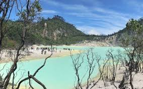 Mengapa tempat wisata kawah putih terkenal? Kawah Putih Tiket Daya Tarik Juli 2021 Travelspromo