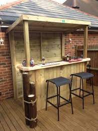 Wohin nur mit der unansehnlichen mülltonne? Garten Bar Selber Bauen Diy Aussenbar Bar Selber Bauen Gartenbar