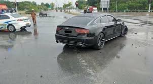 Maybe you would like to learn more about one of these? Pemandu Alza Melanggar Lampu Merah Anak Terkorban The Reporter