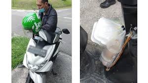 Prank ojek bingung pakai bahasa inggris. Sejumlah Driver Ojol Di Pekanbaru Dapat Order Fiktif Isi Wa Dari Pemesan Selamat Anda Kena Prank Tribunpekanbaru Travel