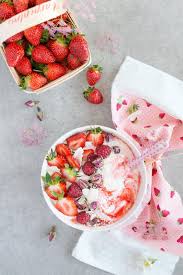 Smoothie Bowl Fraise Yaourt Recette Recettes Aux Fruits Alimentation Recette