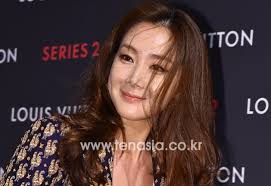 시간이 흘러 흉터는 검은 머리 천사 첼을 향하고… 흉터를 새긴 자와 흉터가 새겨진 자. Tenphoto ìµœì§€ìš° ë¨¸ë¦¬ì¹´ë½ì´ ì–¼êµ´ì„ íœ˜ê°ì•„ë„ êµ´ìš• ç„¡ë¬´ í•œê²½ë‹·ì»´