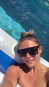 Bella Camacho (@bellaboose)