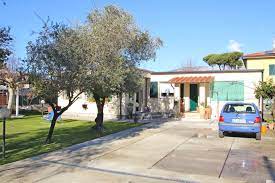 Case vacanze con foto e opinioni del turisti. Casa Pola Ferienhaus In Marina Di Massa Am Meer
