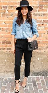 Camisa Social Com Calça Jeans Feminina 10 Maneiras De Usar Camisa Jeans Steal The Look Looks Camisa Jeans Moda Verao Casual