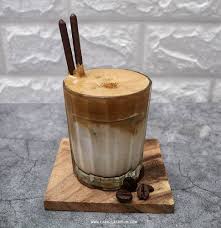 Anda hanya membutuhkan air panas, gula, susu, dan kopi instan. Resep Dalgona Coffee Anti Gagal Ala Labollatorium Labollatorium Comlabollatorium Com