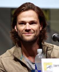 Jensen ackles plays the character of dean winchester on supernatural. Jared Padalecki Wikipedia