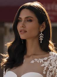 Guarda il fashion show e rivivi la magia! Gioielli Sposa Come Completare Il Wedding Look Per Un Effetto Wow