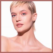 Hailey Bieber's TikTok Lip Lining Hack for Fuller Lips Is Genius