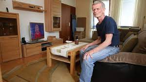 Die wohnung ist finanziert und mein sohn ist. 45 Jahre Lang Gearbeitet Und Trotzdem Angst Vor Obdachlosigkeit B Z Berlin