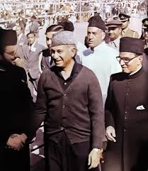 Maulana Kausar Niazi Z A Bhutto And F E Chaudhry Arrive At The Badshahi Mosque Zulfikar Bhutto People Of Pakistan Zulfikar Ali Bhutto History Of Pakistan