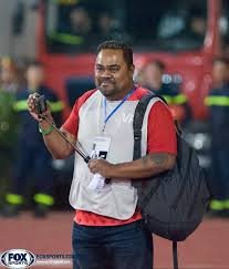 Từ chuyện cạm bẫy đối với quí ông khi về việt nam, tới chuyện tranh cử tổng thống ở mỹ. Facebook