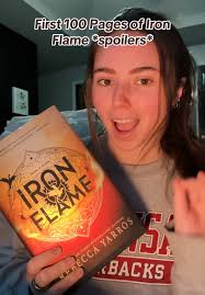 Book content moment cause I finally got back into the Fourth Wing series,  so here is my first thoughts