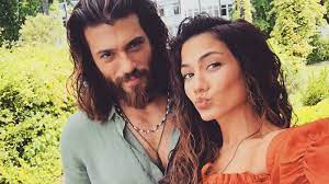 Demet özdemir, üç çocuklu bir ailenin en küçüğü olarak 26 şubat 1992 tarihinde kocaeli'nde dünyaya geldi. Some Likes You Demet Ozdemir Leaves A Complimentary Comment On Can Yaman S Post Military Style Al Bawaba