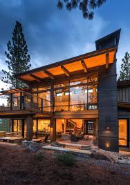 But upon stepping through the entry's wooden sliding doors, one discovers a veritable temple of japanese design, complete with customized interiors. Traditional Japanese House Exterior Design Besthomish
