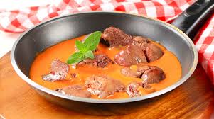 La coratella d'agnello ai carciofi è un piatto tipico della cucina tradizionale romana, soprattutto nei giorni a ridosso della pasqua, dove i carciofi romaneschi la coratella d'agnello o corata è proprio il termine con il quale si indicano le interiora dell'animale di piccola taglia, quindi oltre all'agnello si può. Coratella Di Agnello La Ricetta Fiorentina Rivisitata