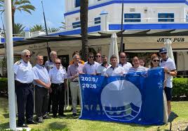 She sucked and gave herself