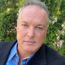 Jim Case's Instagram, Twitter & Facebook