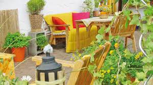 Dann sollten etwas zeit und geld investieren, um diesen zu bepflanzen. á Die Richtige Bepflanzung Fur Balkon Und Terrasse Pflanzen Und Pflegetipps Fur Jede Jahreszeit