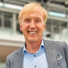 Erst letzten Sommer konnte ich erfolgreich meinen Bachelor in…