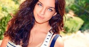 Alyssa Asher's Instagram, Twitter & Facebook